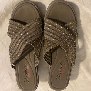 Skechers luxefoam sandals rhinestones 9